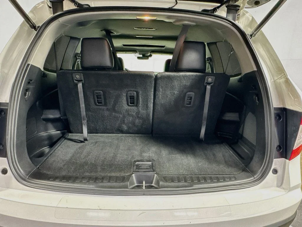 Used 2020 White Honda EX-L image 33