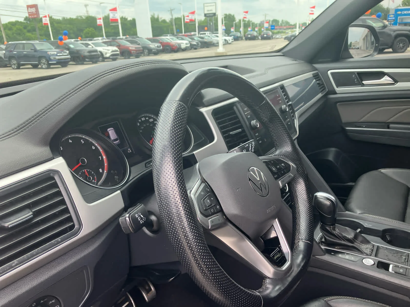 Used 2021 Pure Gray Volkswagen 3.6L V6 SE w/Technology R-Line image 9