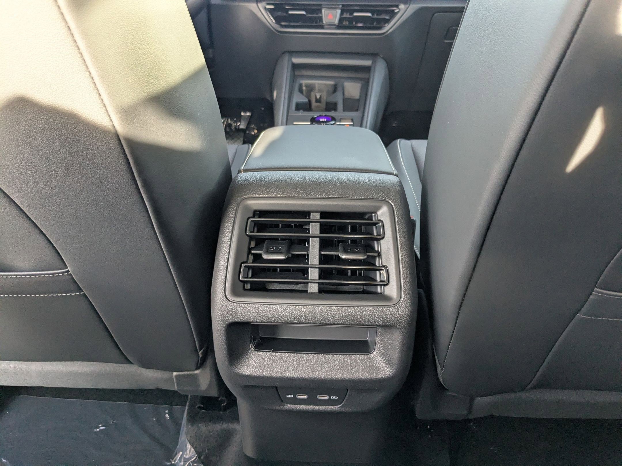 New 2026 Platinum Gray Metallic Volkswagen SE image 17