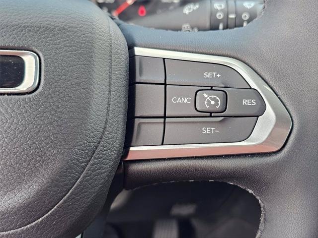 New 2026 Red Hot Pearlcoat Jeep Latitude image 21