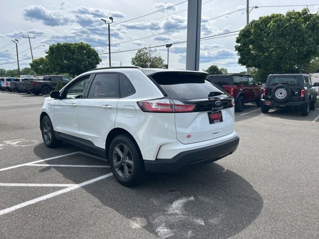 Used 2024 White Ford SEL image 5