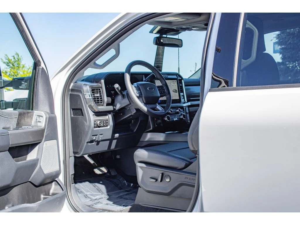 New 2026 Star White Metallic Tri-Coat Ford LARIAT image 30