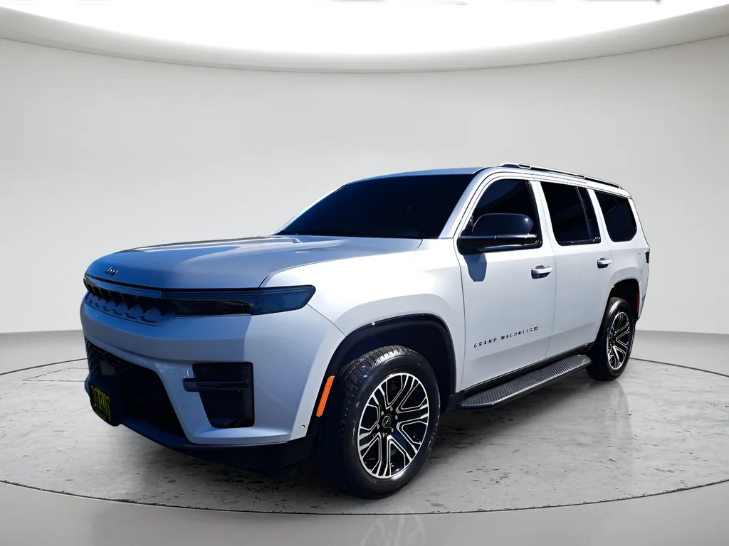 New 2026 Silver-Zynith Exterior Paint Jeep  image 1