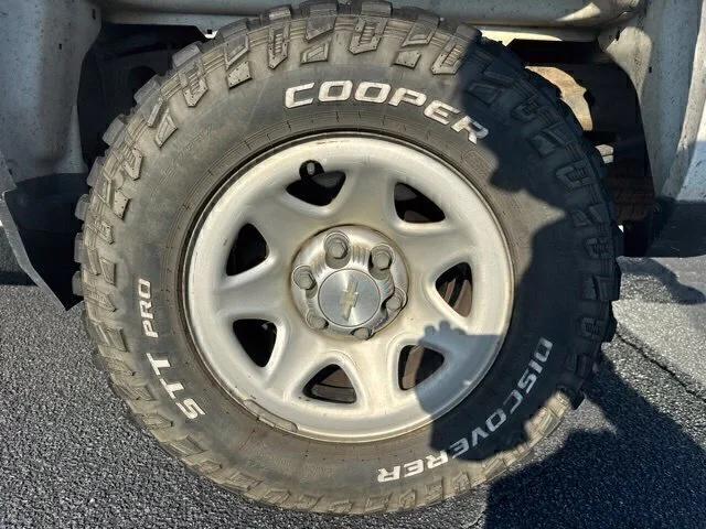 Used 2019 White Chevrolet WT image 10