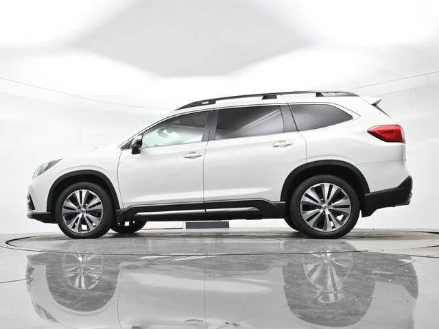 Used 2019 Crystal White Pea Subaru Limited image 29