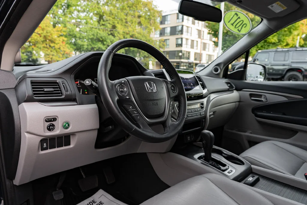 Used 2017 Blue Honda EX-L image 22
