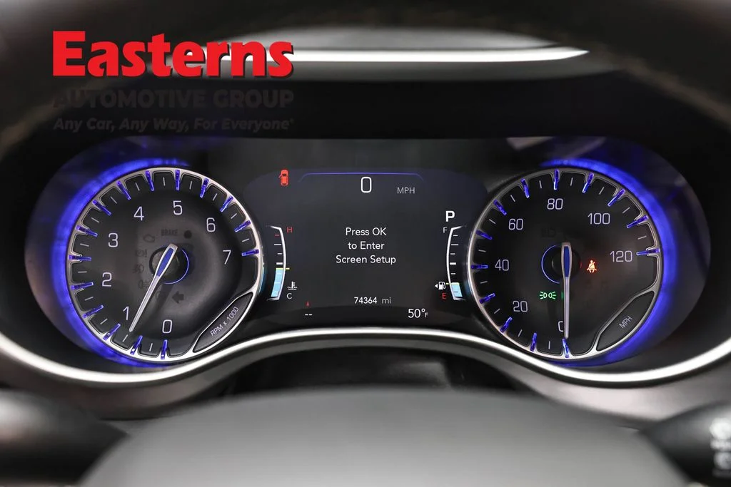 Used 2023 Silver Chrysler Touring L image 18