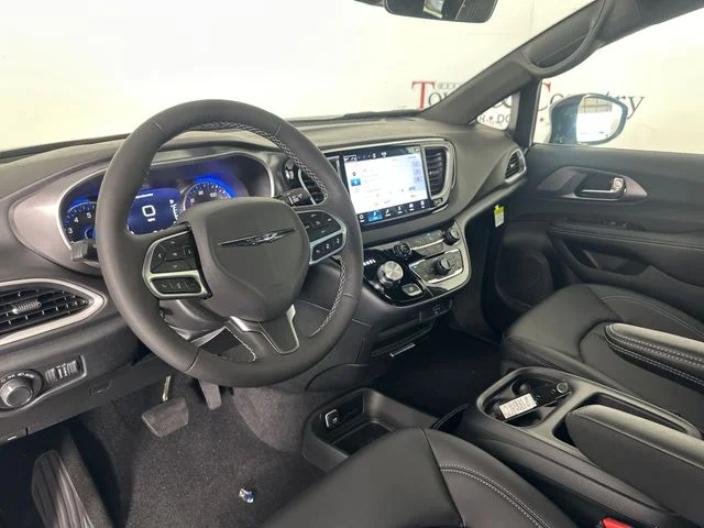 2026 Chrysler Voyager LX - Photo 18
