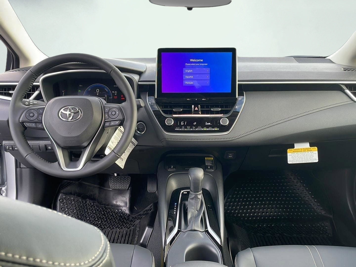 2025 Toyota Corolla LE - Photo 11