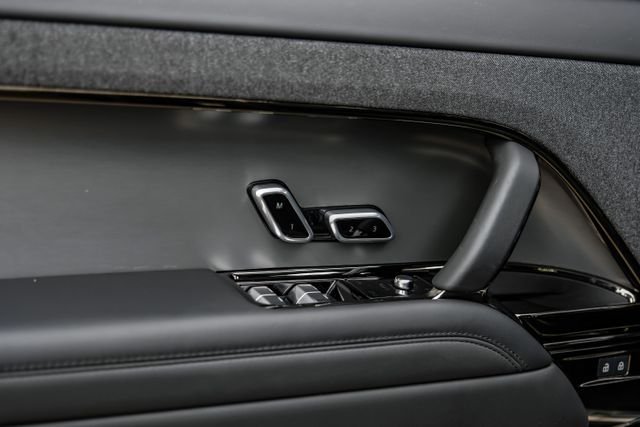 Used 2025 Black Land Rover SE image 48
