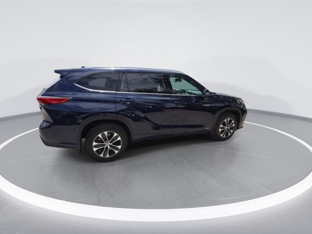 2021 Toyota Highlander XLE - Photo 8