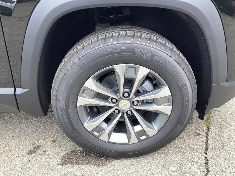 2027 Chevrolet Equinox LT - Photo 9