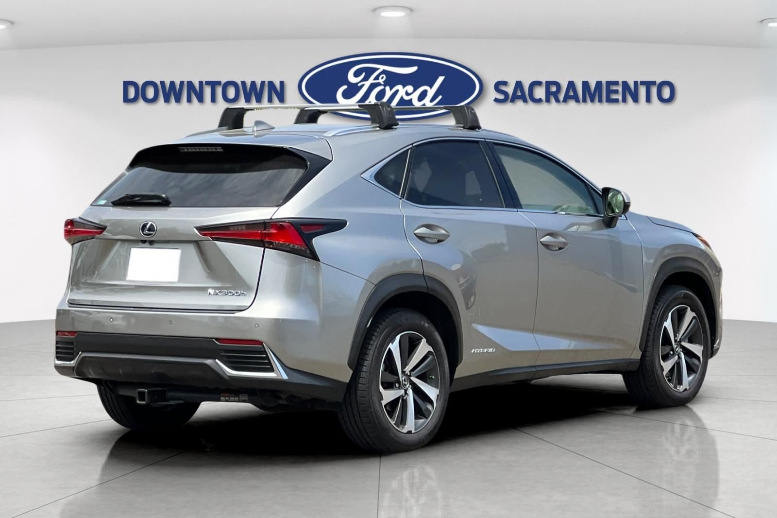 Used 2020 Silver Lexus 300h image 3