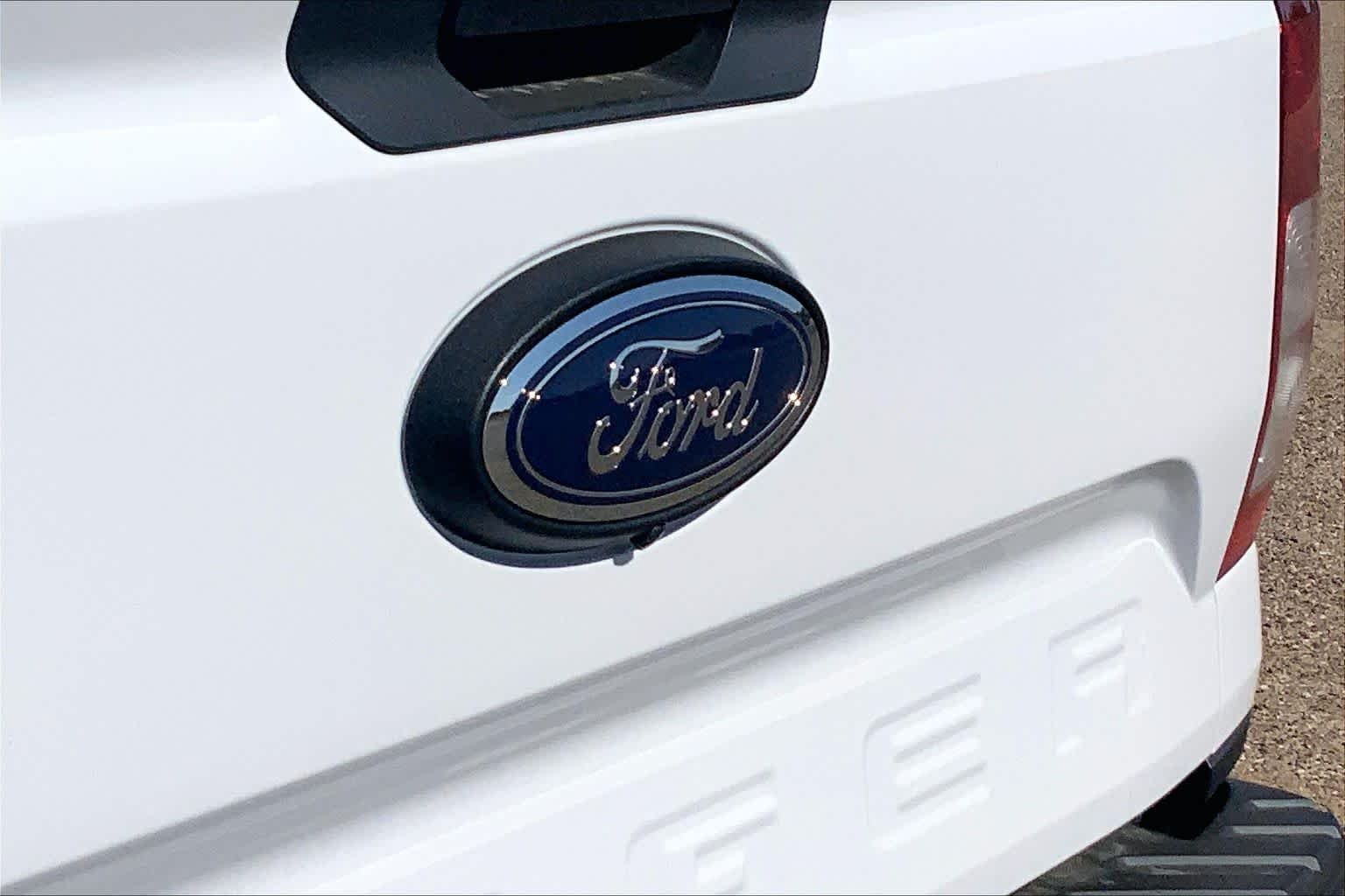 New 2026 Oxford White Ford XL image 15