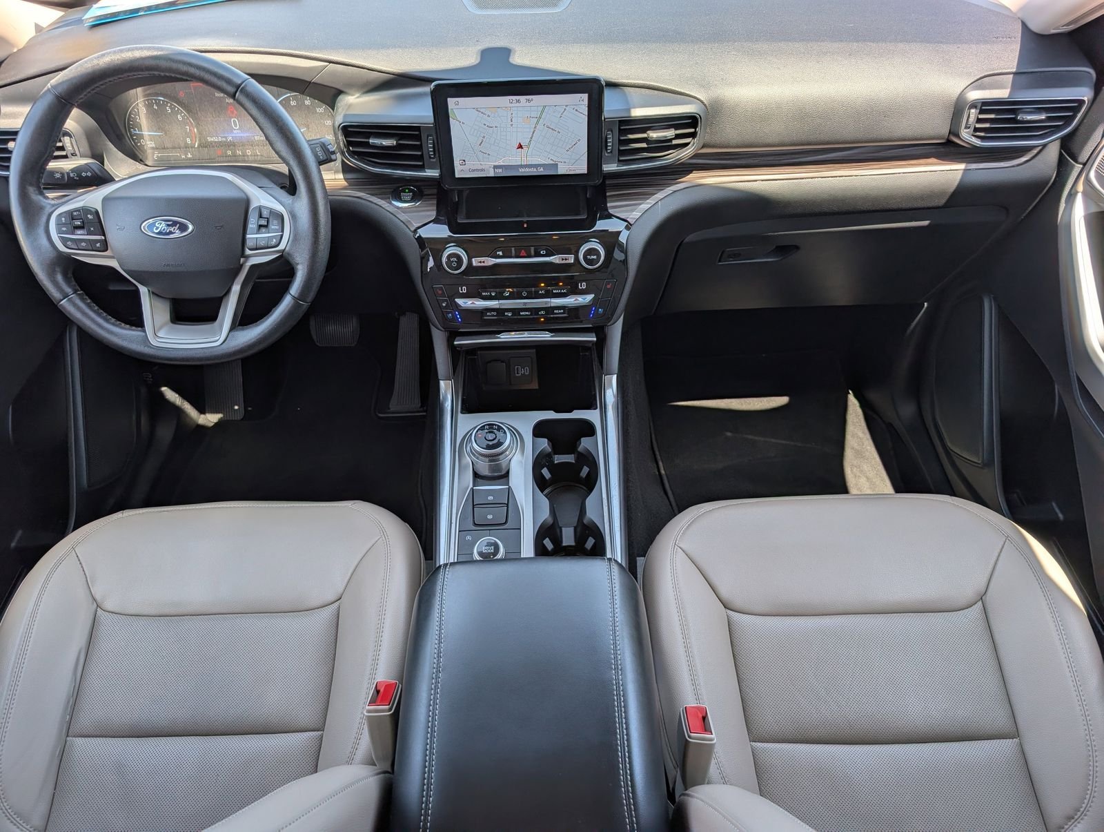 Used 2021 White Metallic Ford Limited image 5