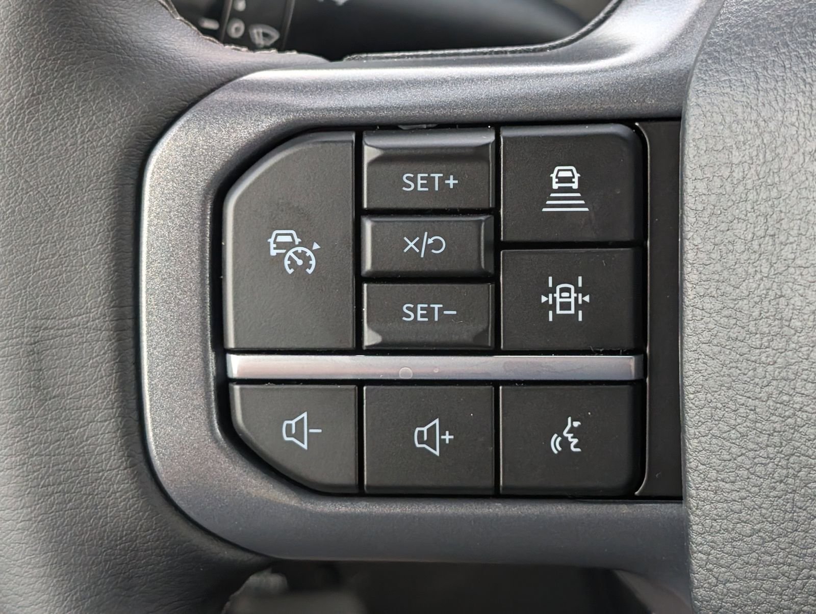 New 2026 Oxford White Ford XLT image 27