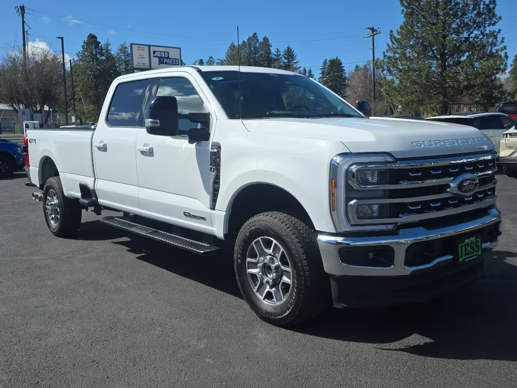 2025 Ford F-350 Lariat 4x4 Crew Cab 176 in SRW's photo