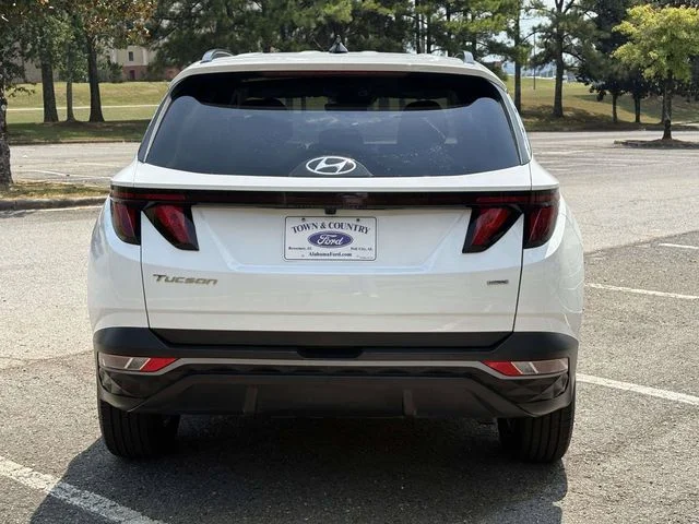 Used 2024 White Pearl Hyundai SEL image 9