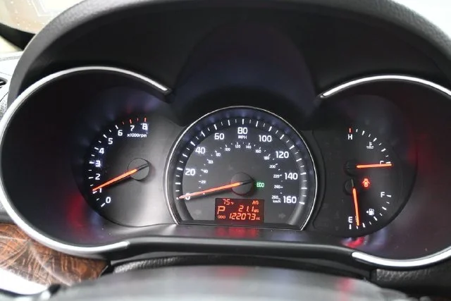 Used 2015 Red Kia LX image 20