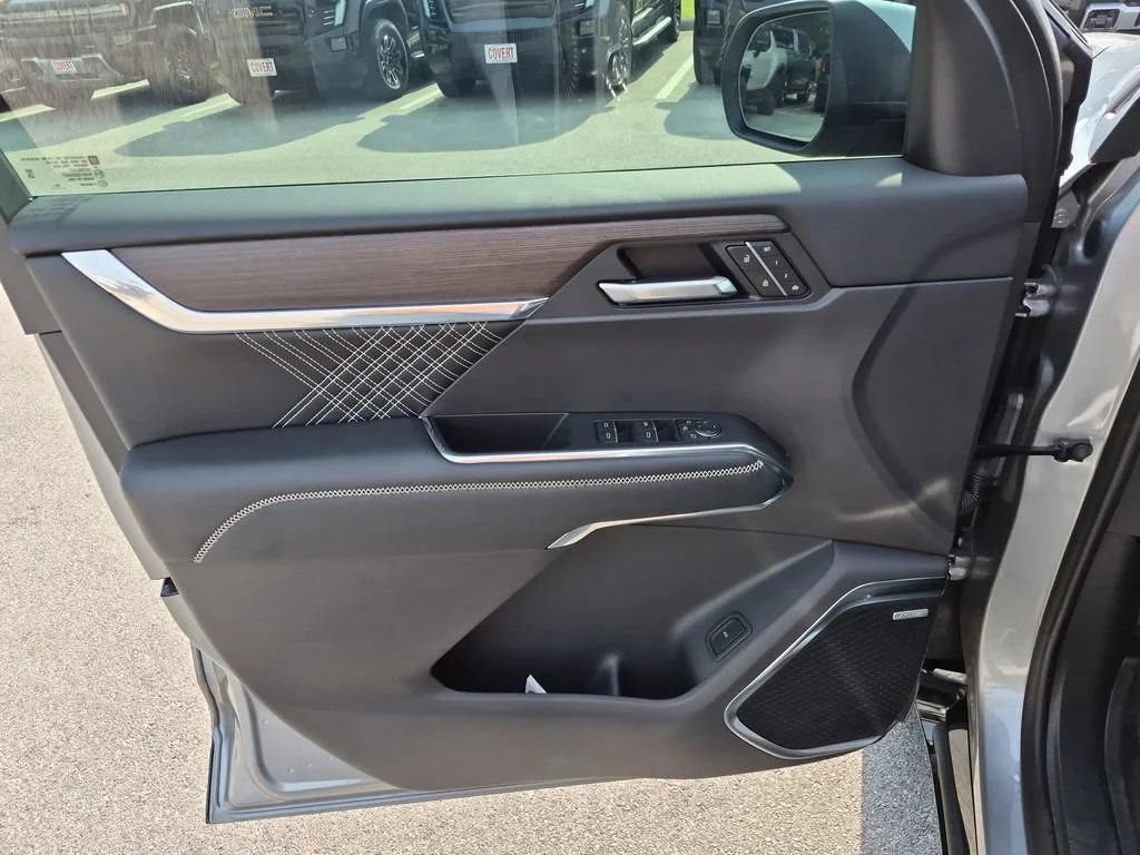2026 GMC Acadia Denali - Photo 17