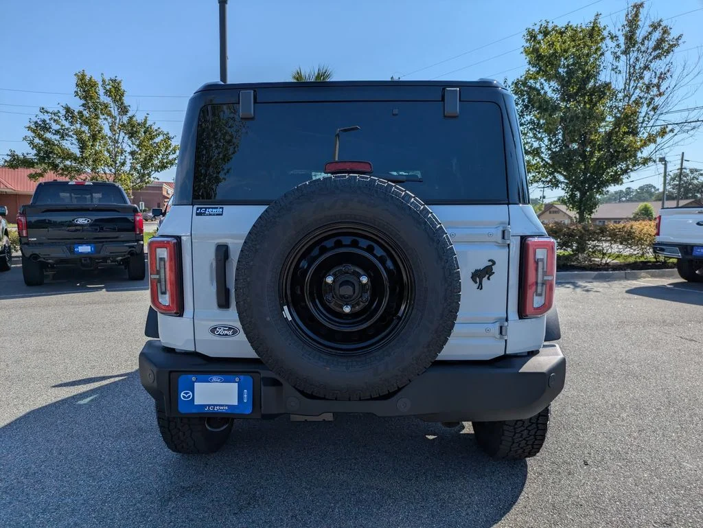 New 2026 Avalanche Gray Ford Outer Banks image 5