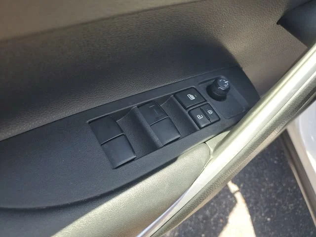 Used 2022 Wind Chill Pearl Toyota LE image 9