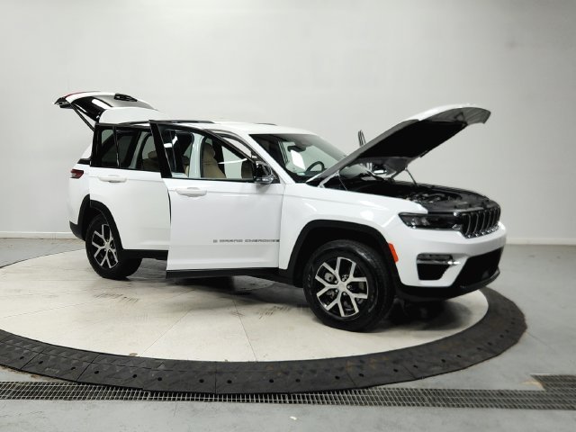 Used 2024 White Jeep Limited image 10