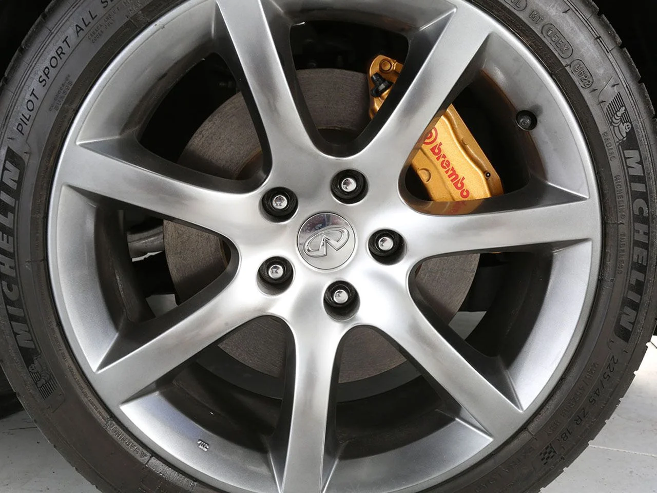 Used 2003  INFINITI Base image 6