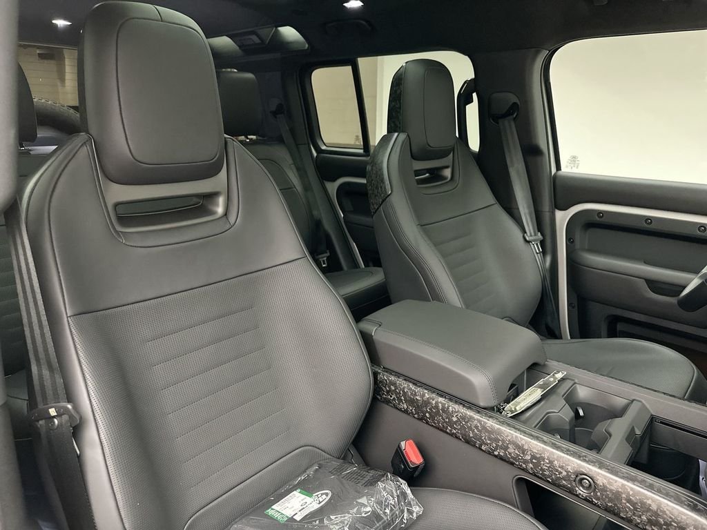 New 2026 Borasco Grey Land Rover OCTA image 6