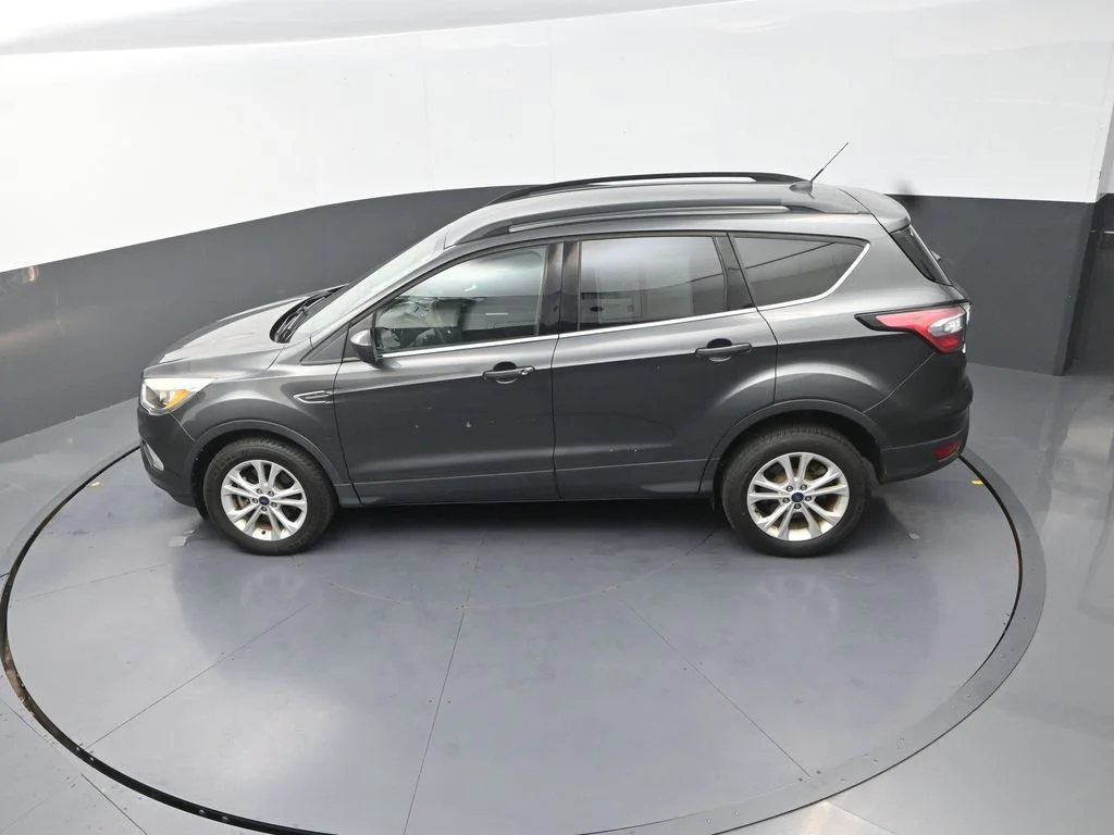 Used 2018 Gray Ford SE image 18
