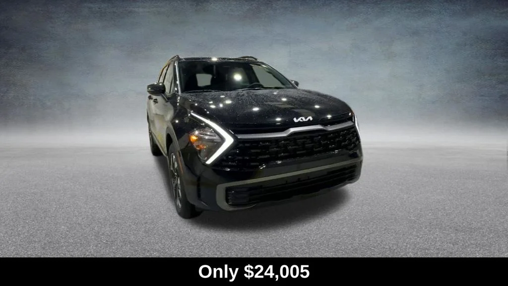 Used 2023 Black Kia X-Line image 4