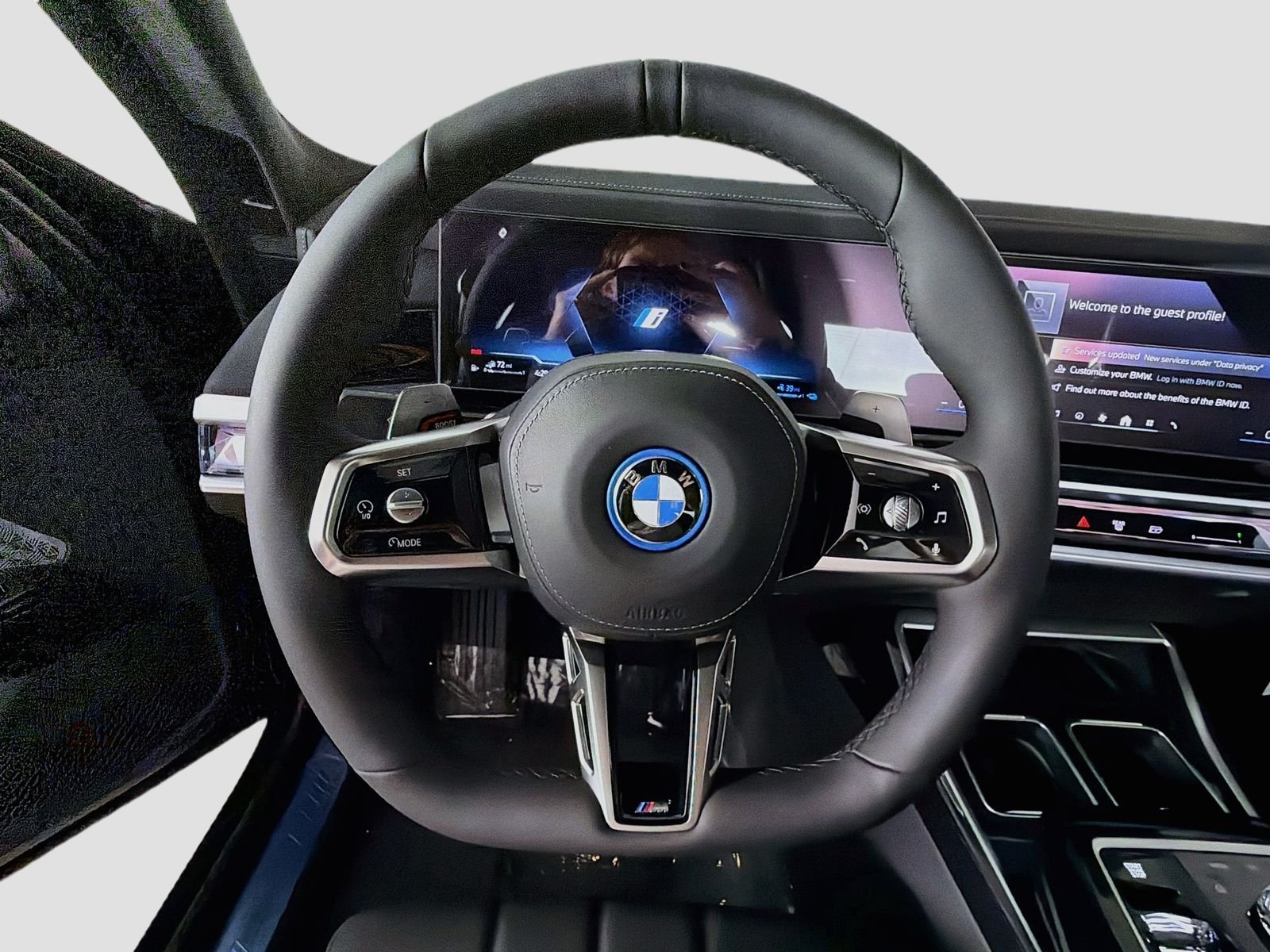 New 2026 Black Sapphire Metallic BMW 750e xDrive image 11