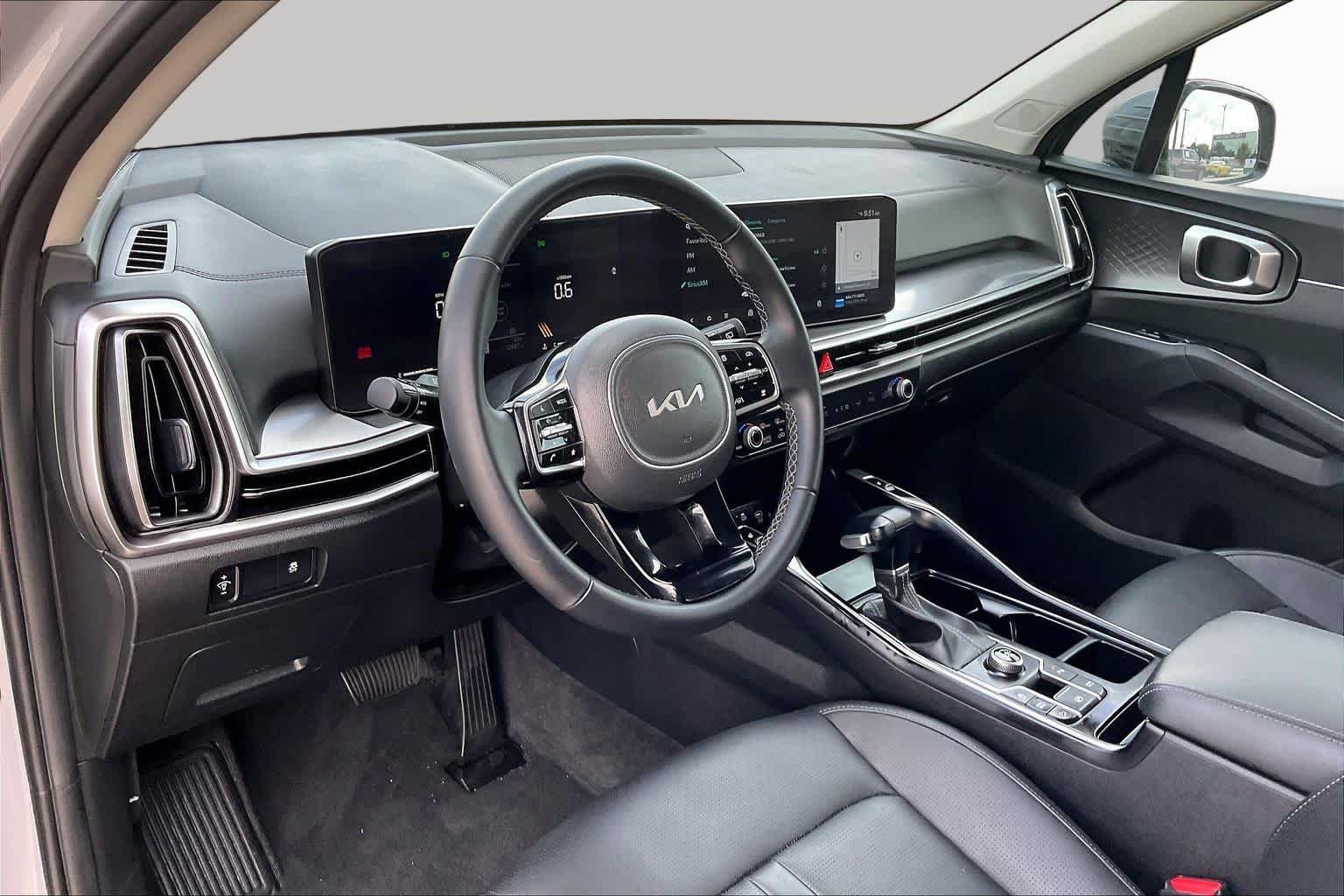 2025 Kia Sorento S - Photo 18