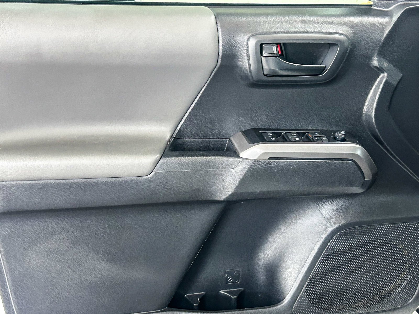 2023 Toyota Tacoma SR5 - Photo 24