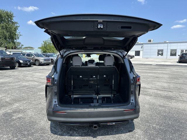 Used 2025  Toyota LE image 21
