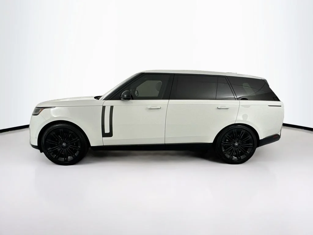 Used 2023 White Land Rover Autobiography image 8