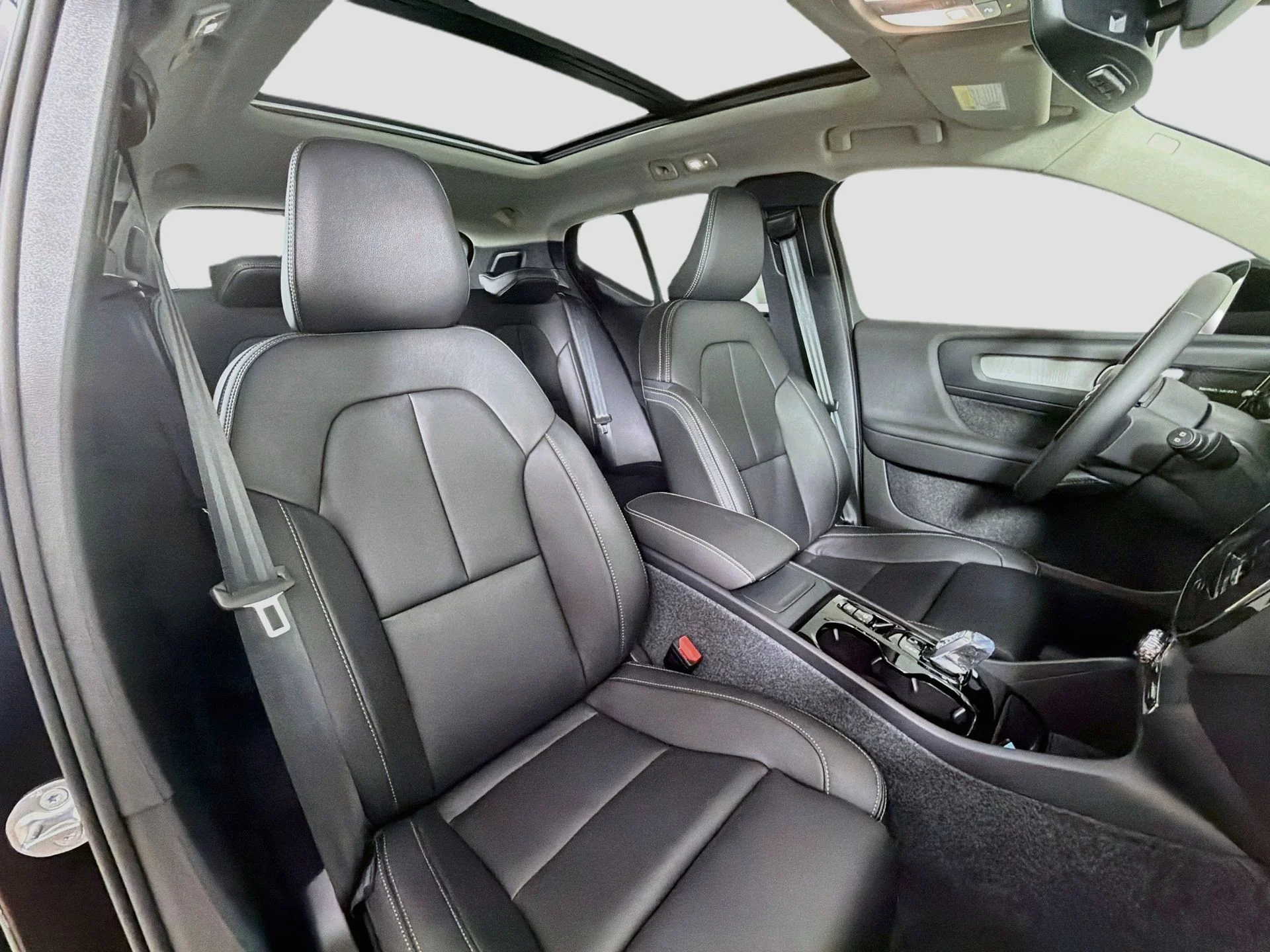 New 2026 Onyx Black Volvo Plus image 23