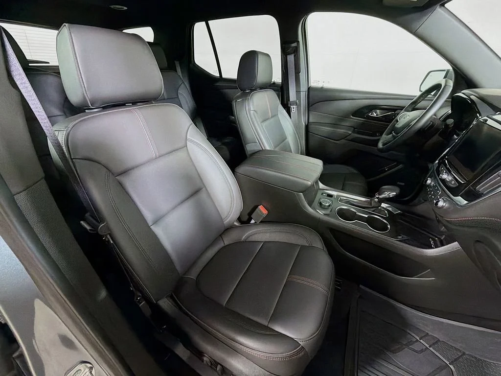 Used 2024 Sterling Gray Metallic Chevrolet RS image 27