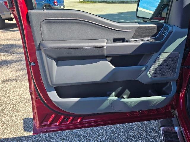 New 2026 Ruby Red Metallic Tinted Clearcoat Ford Lariat® image 32