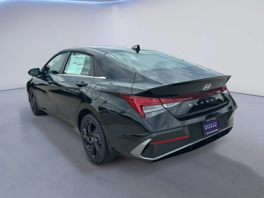 New 2026 Abyss Black Hyundai SEL Sport Premium image 6