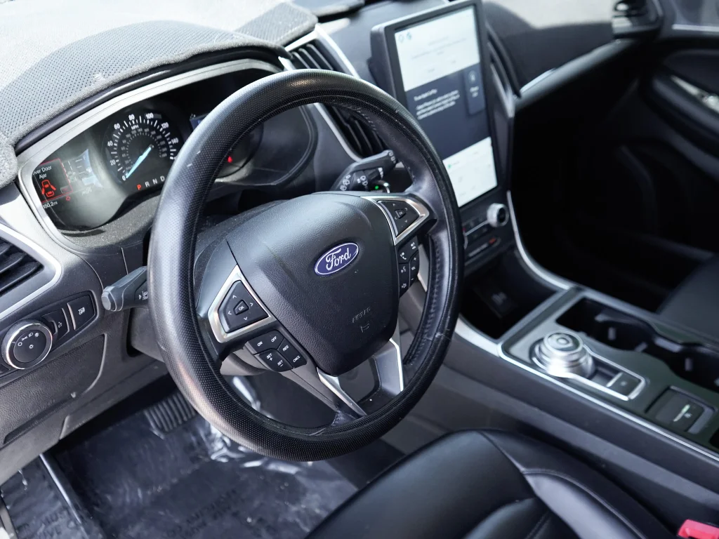 Used 2022 Agate Black Metallic Ford SEL image 12
