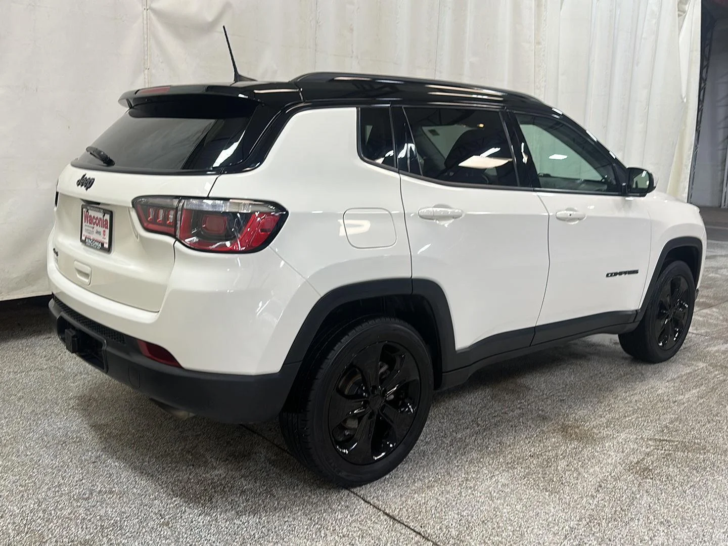 Used 2019 White Clearcoat Jeep Altitude image 10