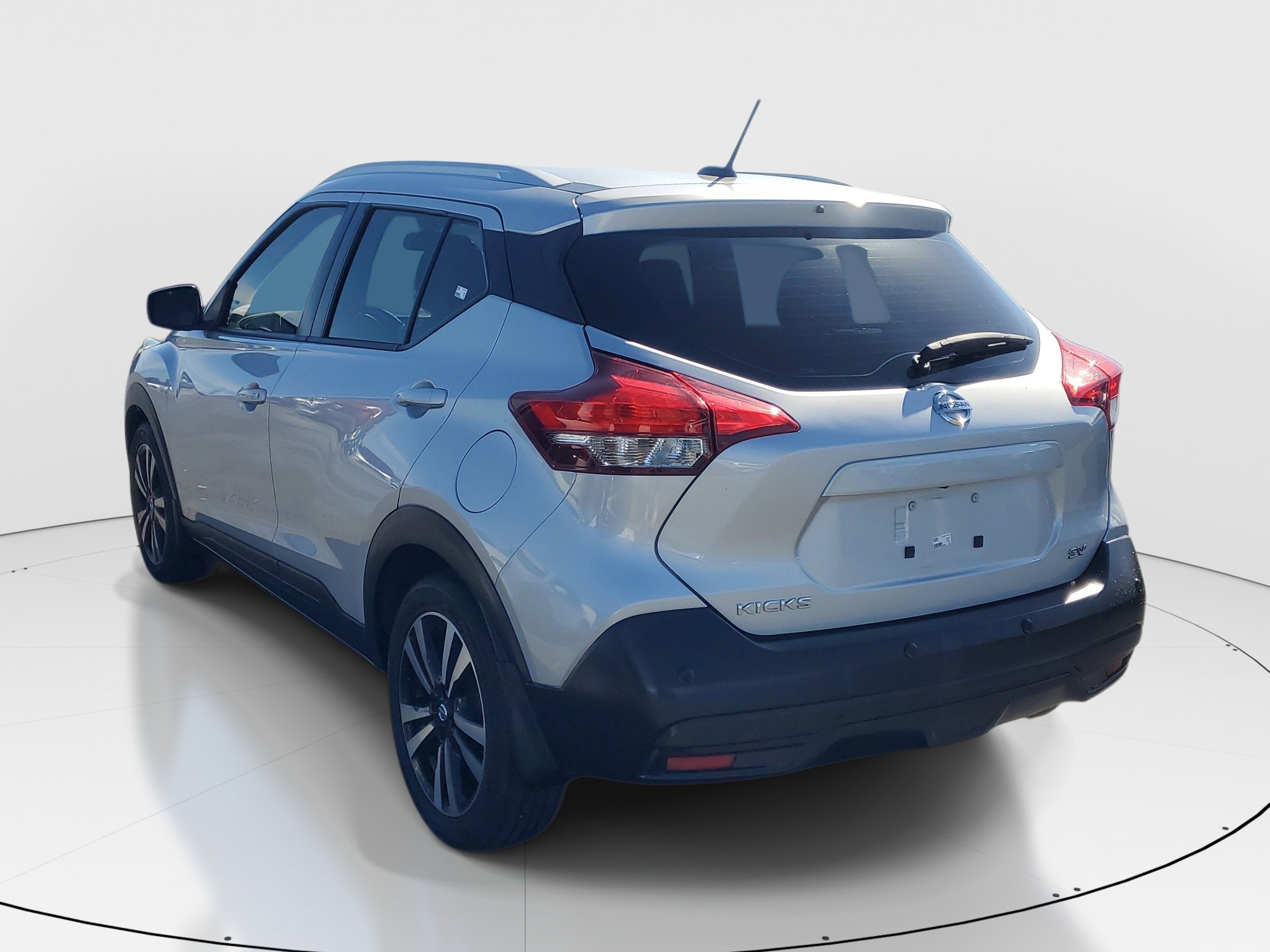 Used 2020 Brilliant Silver Metallic Nissan SV image 5