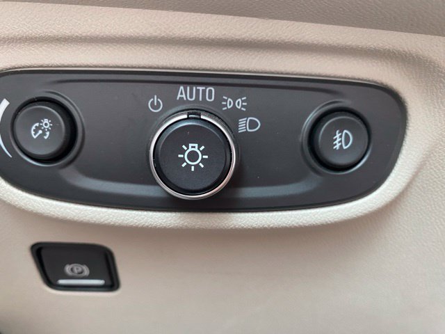 Used 2018 Gray GMC Denali image 32