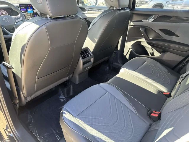 2026 Volkswagen Tiguan SE R-LINE BLACK - Photo 10