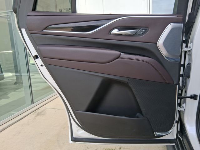 Used 2022 White Cadillac Sport Platinum image 21