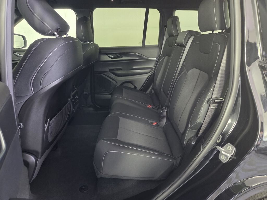 2025 Jeep Grand Cherokee Laredo - Photo 26