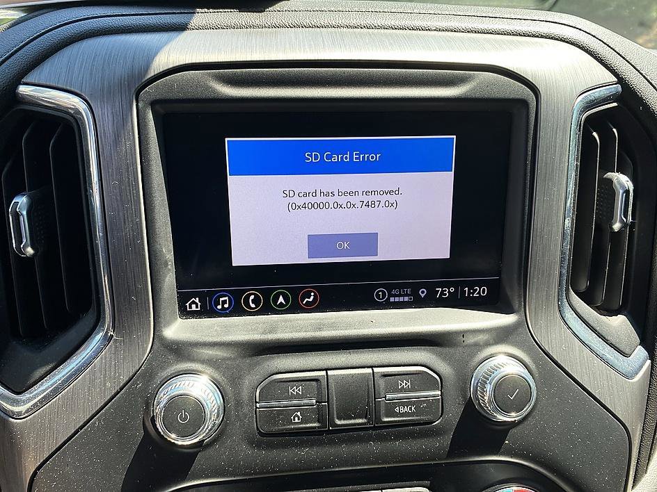 Used 2021 White Frost Tricoat GMC Denali image 16