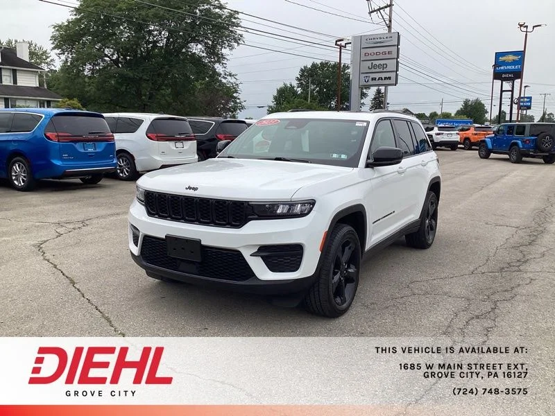 Used 2023 White Jeep Altitude X image 3