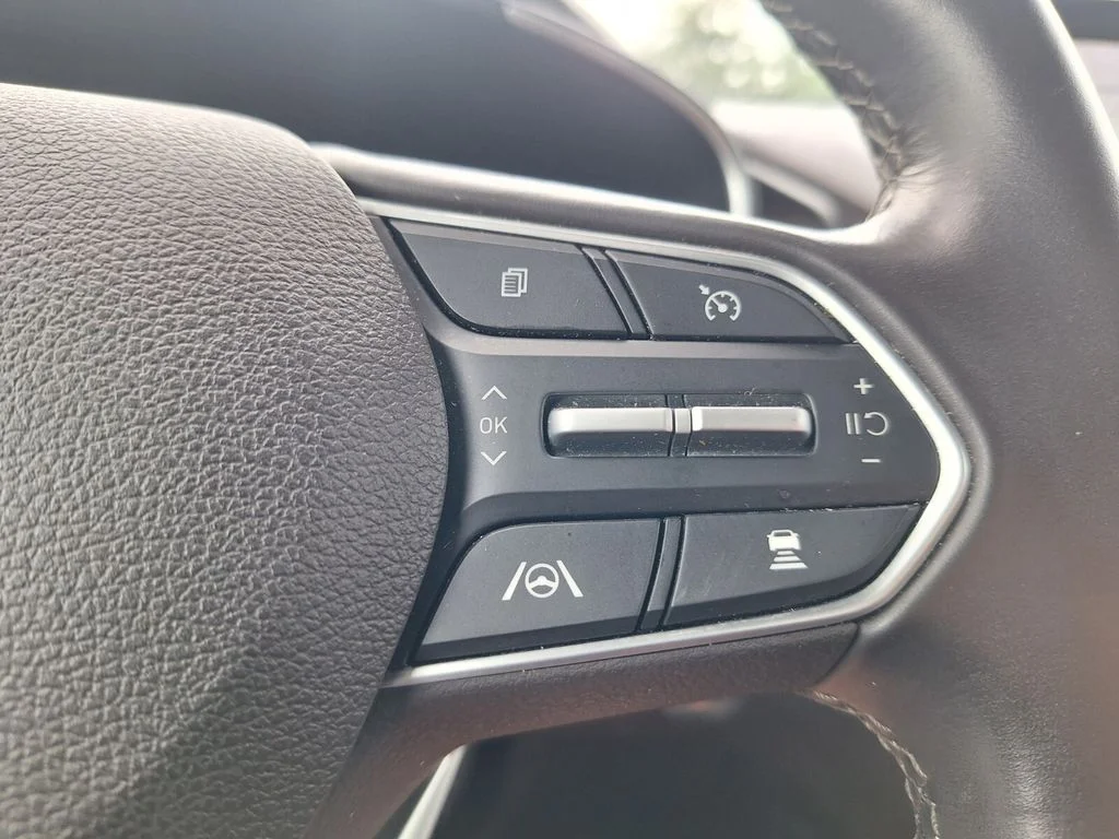 Used 2023 Black Hyundai SEL Convenience image 14